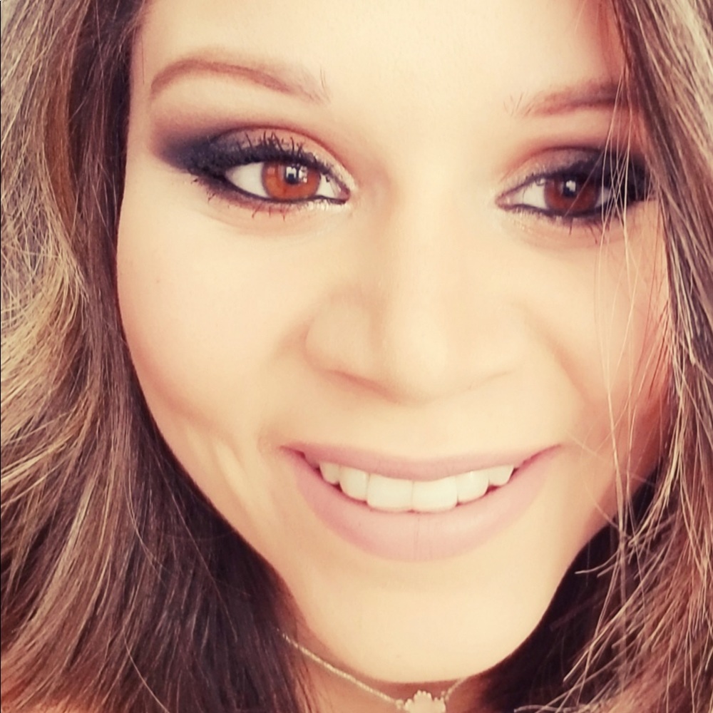 Meet your Posher, Deborah